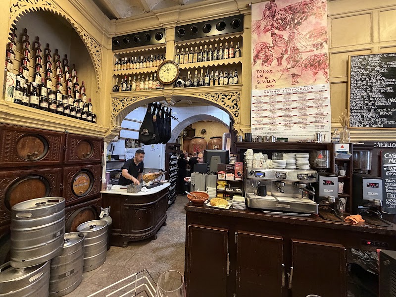 Bar Casa Morales - Bar Casa Morales, C. García de Vinuesa, 11, Casco Antiguo, 41001 Sevilla, Spain