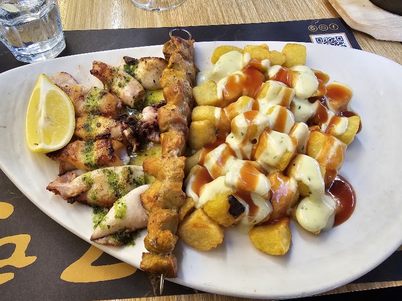 Ca l'Enric - Ca l'Enric Passeig de Cordelles, 2, 08290 Cerdanyola del Vallès, Barcelona, Spain