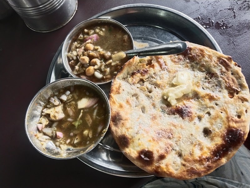 All India Famous Amritsari Kulcha - All India Famous Amritsari Kulcha, Maqbool Road, JVX9+VQG, near Race Course Road, crossing, Amritsar, Punjab 143001, India