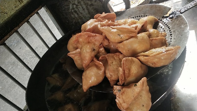 Deepu Samosa Shop.