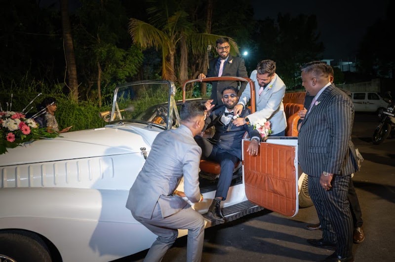 Vintage Cars On Hire - Vintage Cars On Hire Travasso Bungalow, 8, Sitladevi Temple Rd, New Girgaonkar Wadi, Mahim West, Mahim, Mumbai, Maharashtra 400016, India