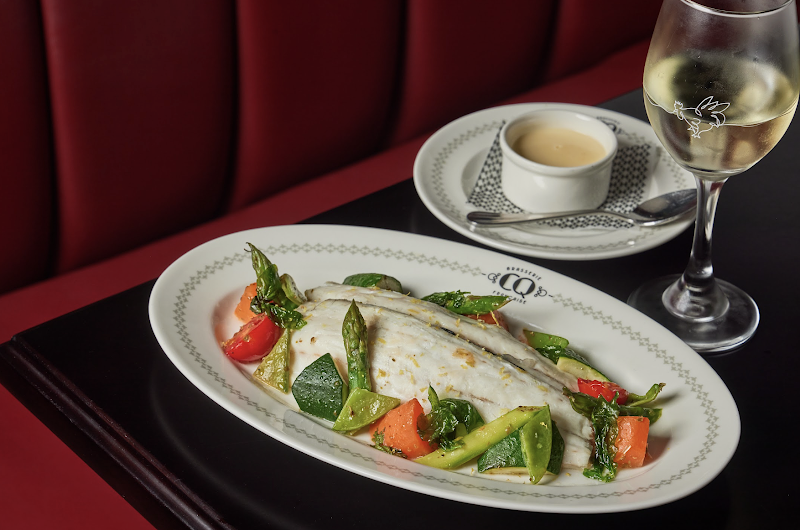 CQ French Brasserie - JLT - CQ French Brasserie - JLT Mövenpick Hotel - Cluster A - Al Thanyah Fifth - Jumeirah Lakes Towers - Dubai - United Arab Emirates