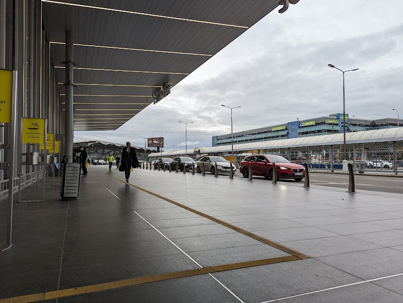 AeroParking PC Comfort - AeroParking PC Comfort, Aviatická 10, 161 00 Praha 6, Czechia