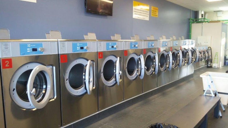 Crystal Laundromat Rotorua - Crystal Laundromat Rotorua 100 Fairy Springs Road, Fairy Springs, Rotorua 3015, New Zealand