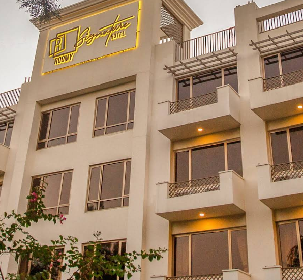 Roomy Signature Hotel - Roomy Signature Hotel, KFC back, Agha Khan Rd, next to total petrol pump, F-6 Markaz F 6 Markaz F-6, Islamabad, 44000, Pakistan