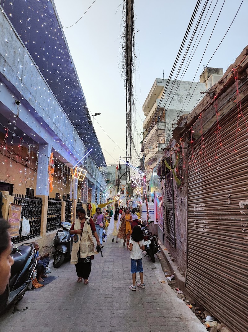 Kali Bari, Ghasiari Mandi, Lko - Kali Bari, Ghasiari Mandi, Lko, 26, Dr. R.k Tandon Road, Ghasyari Mandi, Aminabad, Lucknow, Uttar Pradesh 226001, India