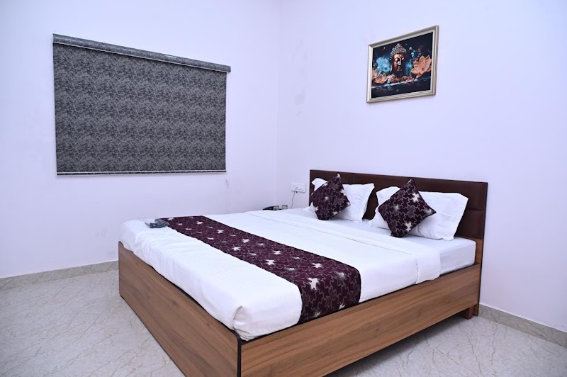 Hotel Royal Inn -II - Hotel Royal Inn -II No-01, main gate Ring Road, beside wallfort city, Bhatagaon, Raipur, Chhattisgarh 492001, India