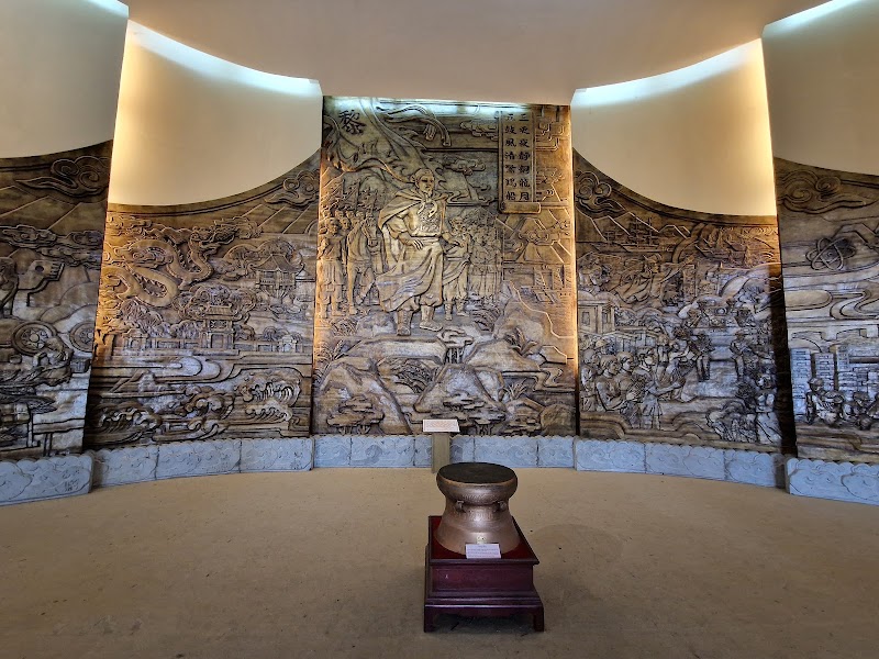 Đà Nẵng Museum - Đà Nẵng Museum 31 Trần Phú, P, Hải Châu, Đà Nẵng 550000, Vietnam