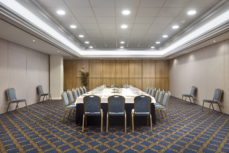 Hotel HCC Montblanc - Hotel HCC Montblanc Via Laietana, 61, Ciutat Vella, 08003 Barcelona, Spain