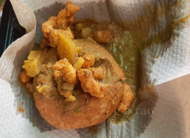 juniya maharaj kachori pakauri - juniya maharaj kachori pakauri, chai Patti, 2852+5G5, Bada Bazaar Rd, Joshiwara, Old Bikaner, Bikaner, Rajasthan 334001, India