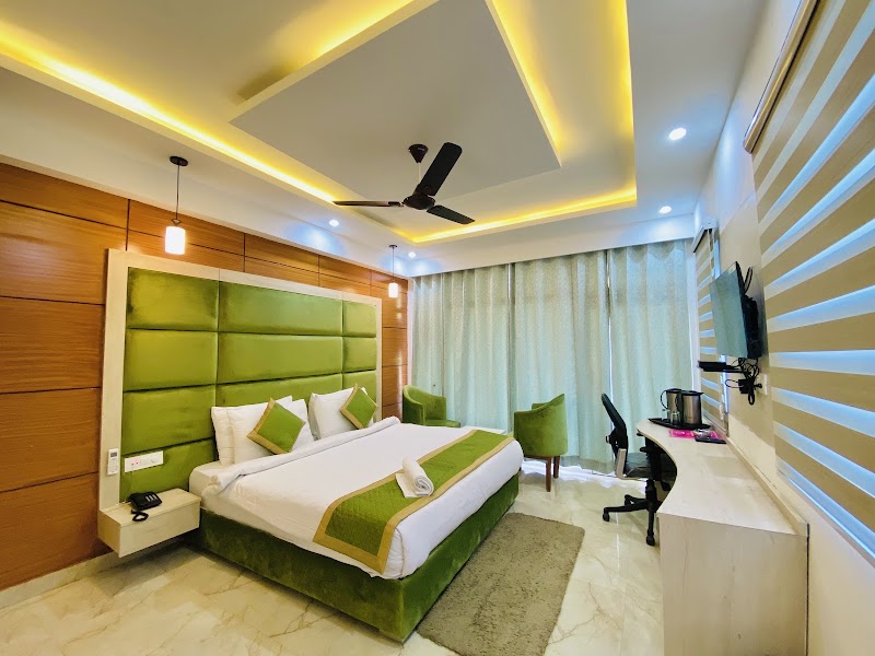 Sunrise Hotel - Sunrise Hotel 113/2, Rajpur Rd, Hathibarkala Salwala, Dehradun, Uttarakhand 248001, India