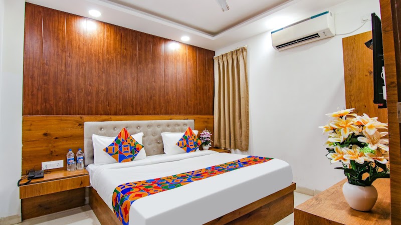 Hotel The Glory I - Hotel The Glory I Street Number 7, Block-A, Plot No.410, Rd Number 4, Block B, Mahipalpur Extension, Mahipalpur, New Delhi, Delhi 110037, India