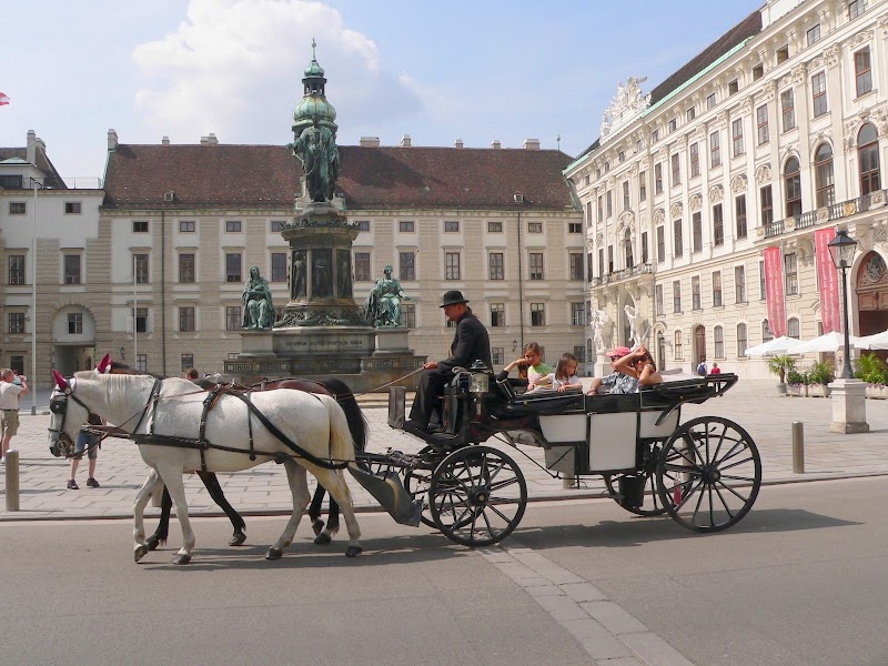 Spanish Riding School - Spanish Riding School, Michaelerplatz 1, 1010 Wien, Austria