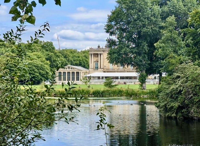 Buckingham Palace Garden - Buckingham Palace Garden Buckingham Palace, Constitution Hill, Spur Rd, London SW1A 1AA, UK