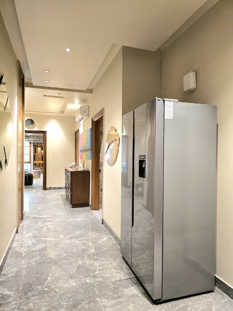 GRAND LIVING APARTMENT - GRAND LIVING APARTMENT, First Floor, A-100, Block A, Chittaranjan Park, New Delhi, Delhi 110019, India