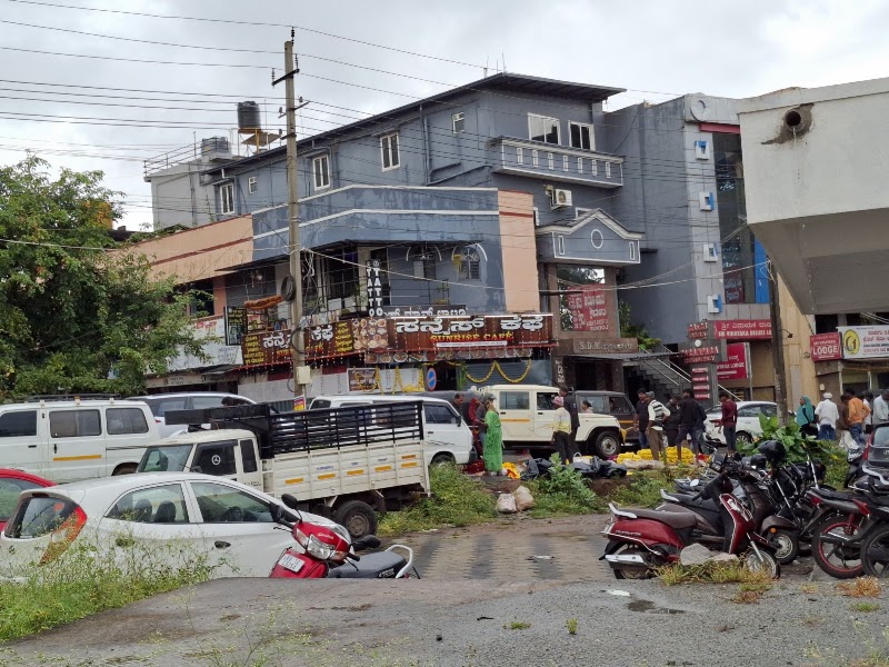Sunrise café - Sunrise café IB Rd, Kushalnagar, Karnataka 571234, India