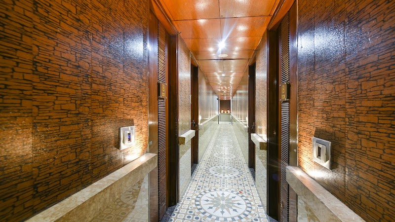 Hotel Billionaire Inn - Hotel Billionaire Inn Plot No 57, Neelam Bata Rd, AC Nagar, New Industrial Township, Faridabad, Haryana 121001, India