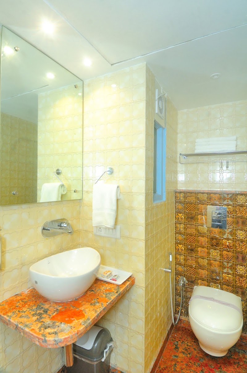 DE CRUISE HOTEL - DE CRUISE HOTEL 2229, 2295, Rajguru Marg, Chuna Mandi, Paharganj, New Delhi, Delhi 110055, India