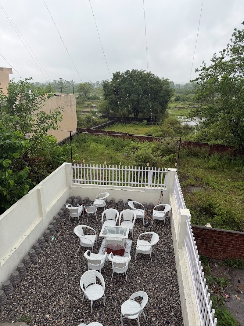 The Mountain View Homestay - The Mountain View Homestay, Thano Rd, near Union Bank of India, Bhopalpani Grant, Dehradun, Uttarakhand 248008, India