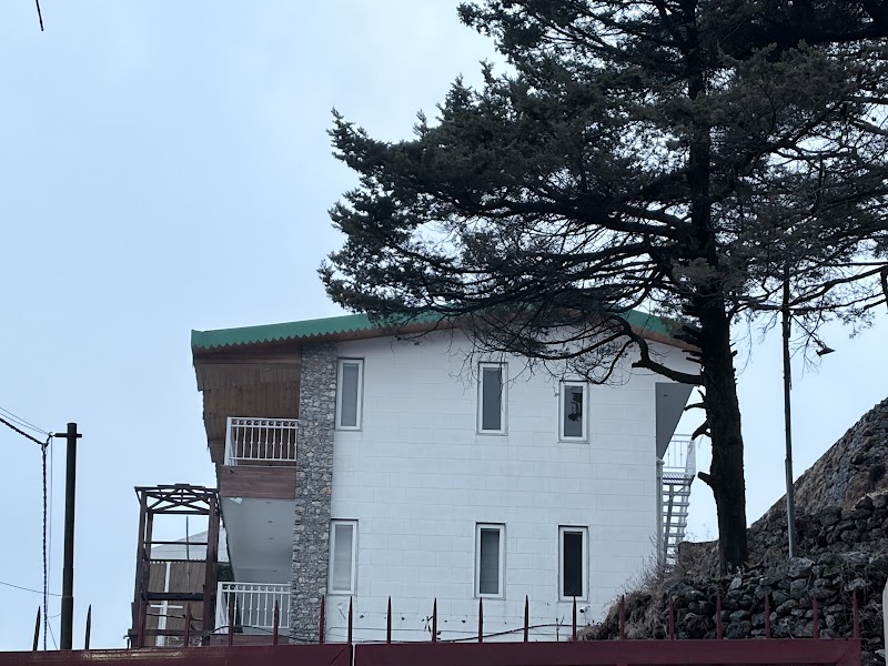 Pine Ridge Cottage - Pine Ridge Cottage The Mall Road, Mussoorie, Uttarakhand 248179, India