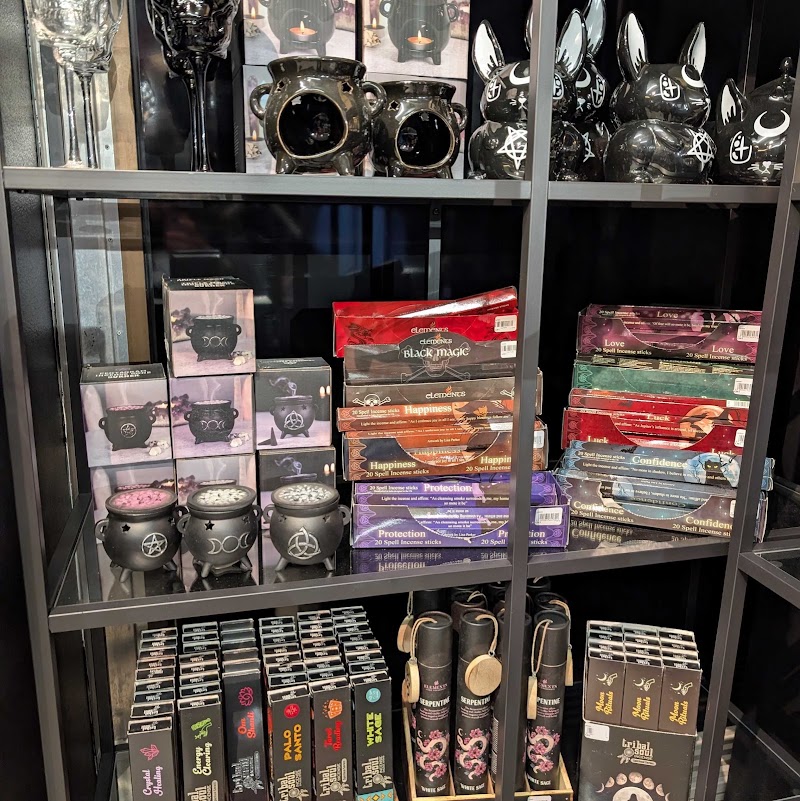 Underground Store & Piercing Studio Helsinki - Underground Store & Piercing Studio Helsinki, Kalevankatu 26, 00100 Helsinki, Finland