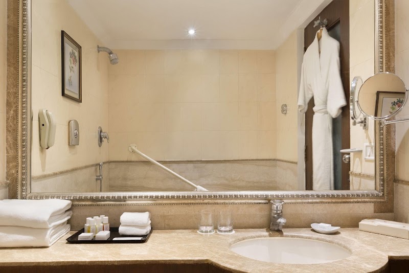 Ramada Plaza by Wyndham JHV Varanasi - Ramada Plaza by Wyndham JHV Varanasi The Mall Rd, Varanasi cantonment, Varanasi, Uttar Pradesh 221002, India