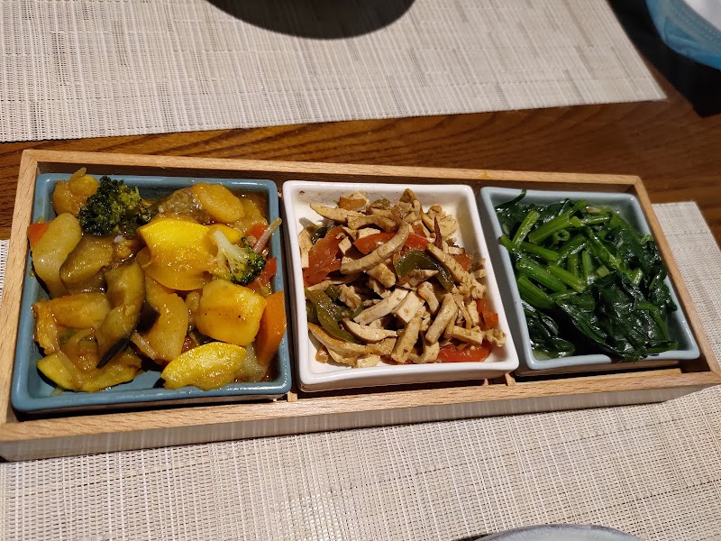梅門六調通，模範茶館 - 梅門六調通，模範茶館 10491, Taiwan, Taipei City, Zhongshan District, Zhengyi Village, Lane 107, Linsen N Rd, 69號1F