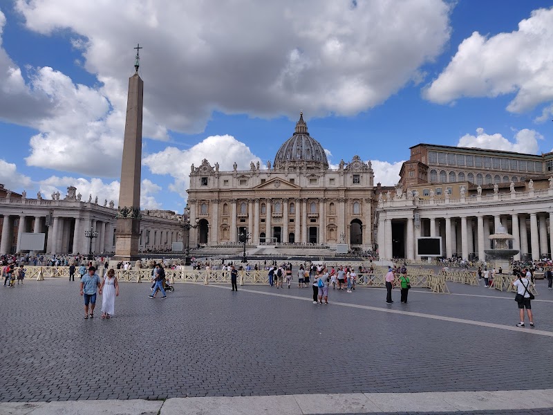 Saint Peter’s Basilica - Saint Peter’s Basilica Piazza San Pietro, 00120 Città del Vaticano, Vatican City