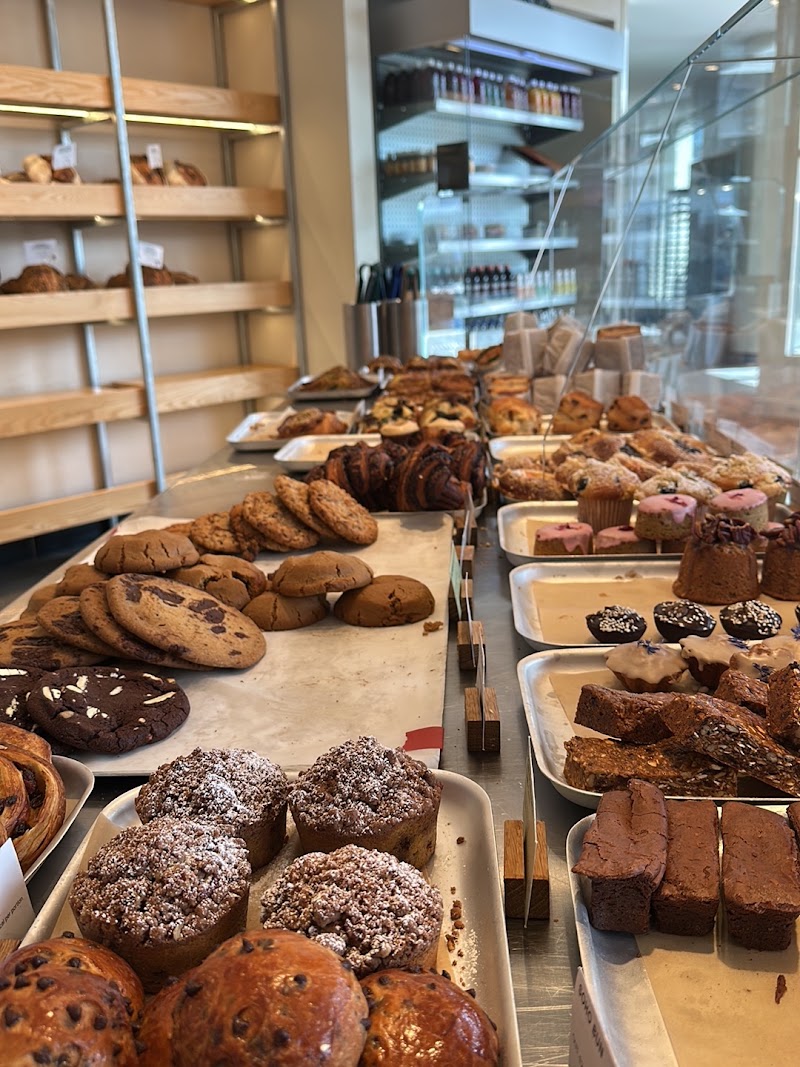GAIL's Bakery Paddington - GAIL's Bakery Paddington Paddington Basin, London W2 1LA, UK