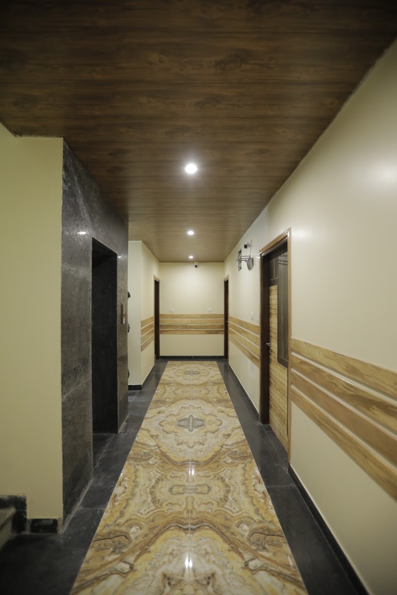 Hotel Raas Palace - Hotel Raas Palace 10 Fateh Singh Market Opp ITC Rajputana Sheraton, Station Rd, Gopalbari, Jaipur, Rajasthan 302006, India