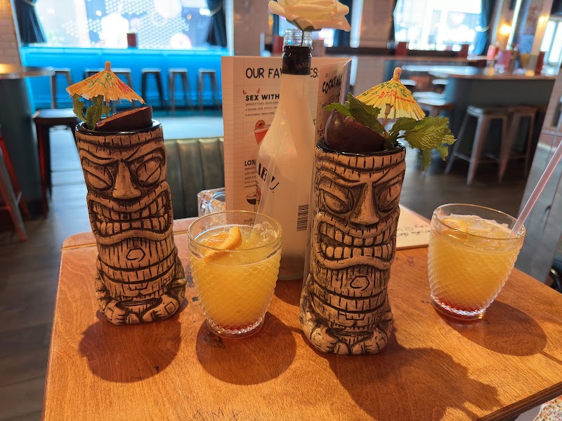 Simmons Bar | Shoreditch - Simmons Bar | Shoreditch 104-108 Curtain Rd, London EC2A 3AH, UK