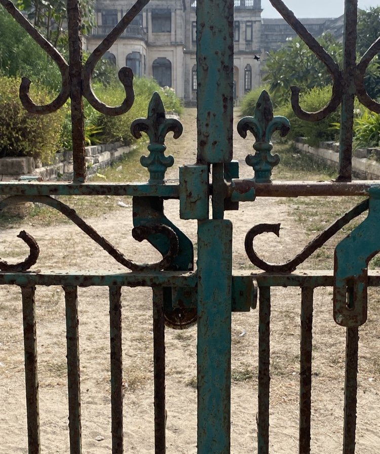 Huzoor Palace, Porbandar - Huzoor Palace, Porbandar, Near Chopati, Beach and Kankani Temple, Uttara Rd, GEB Colony, Porbandar, Gujarat 360575, India