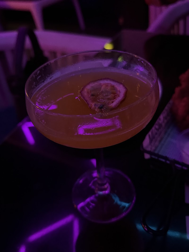 Atlon Bar & Bistro - Atlon Bar & Bistro, Souq Qaryat Al Beri - ربدان - ربدان 2 - أبو ظبي - United Arab Emirates