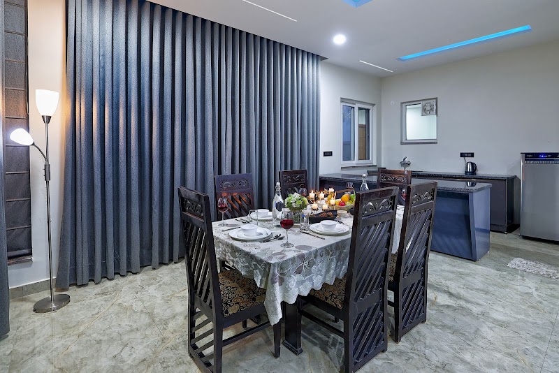 Alaya Stays by ELIVAAS Amaltas Aravali - Alaya Stays by ELIVAAS Amaltas Aravali Farm No C-69, Ansal Aravali Retreat, near PATHWAYS WORLD SCHOOL, Block C, Gurugram, Haryana 122102, India