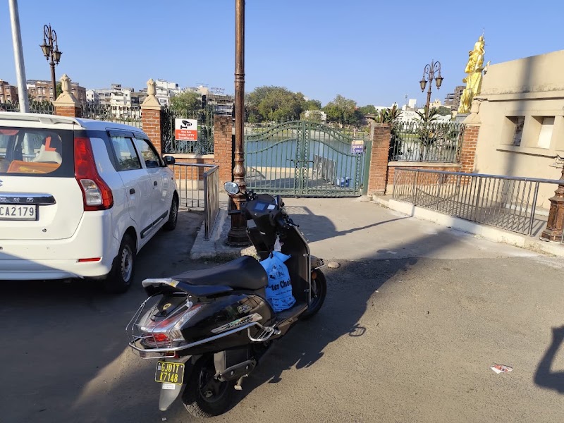 Royal Brothers - Vadodara - Royal Brothers - Vadodara G-5, Ground floor, Helix complex, Nautillus Raj Trade centre Behind sayajiganj police station , Vadodara - 390 007, Sarod, Sayajiganj, Vadodara, Gujarat 390007, India