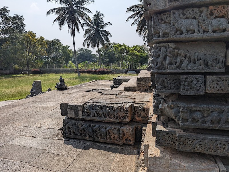 Shri Kedareshwara Swamy Temple - Shri Kedareshwara Swamy Temple, 6X5V+HXJ, Kedareshwara Temple Rd, Halebeedu, Karnataka 573121, India
