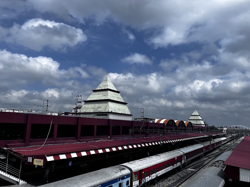 Varanasi Junction - Varanasi Junction, 8XGP+HHW, Varanasi Railway Sta Rd, Railwayganj Colony, Varanasi, Uttar Pradesh 221002, India