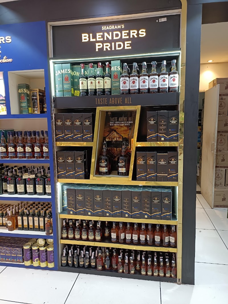 English Wine & Beer Shop - English Wine & Beer Shop, 4PWG+R96, Mall Rd, Near Neelkanth Complex, Het Ram Park Colony, Vijay Nagar, Krishna Nagar Colony, Hisar, Haryana 125001, India