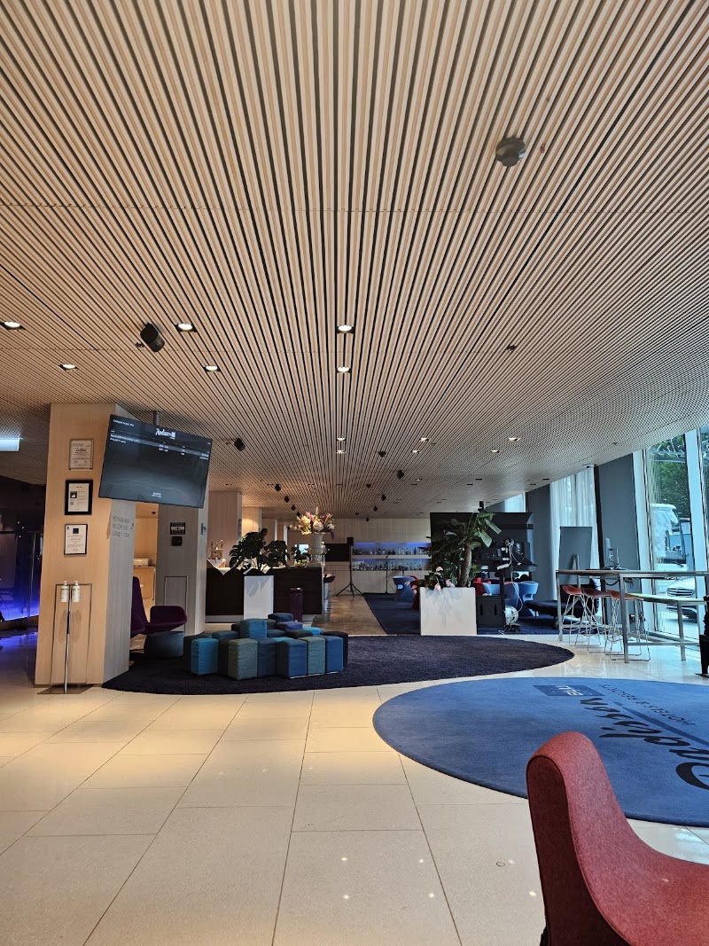 Radisson Blu Hotel, Lucerne - Radisson Blu Hotel, Lucerne Lakefront Centre, Inseliquai 12, 6005 Luzern, Switzerland