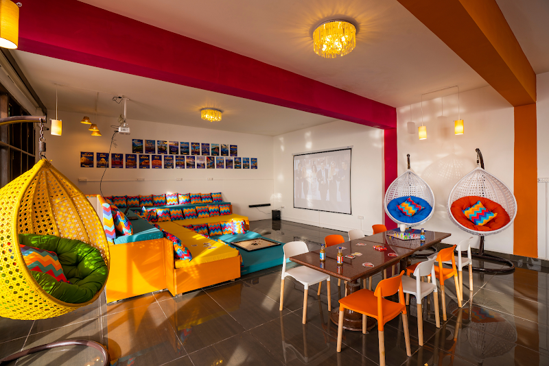 goSTOPS Mussoorie Picture Palace - goSTOPS Mussoorie Picture Palace, Big Bend, Picture Palace, Road, The Mall Road, Mussoorie, Uttarakhand 248179, India