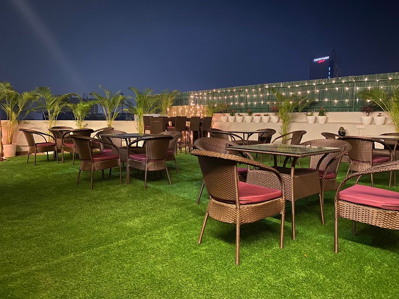 Saltstayz Select - Huda City Center - Saltstayz Select - Huda City Center Plot No. 8 C, Block C, Sushant Lok Phase I, Sector 43, Gurugram, Haryana 122009, India
