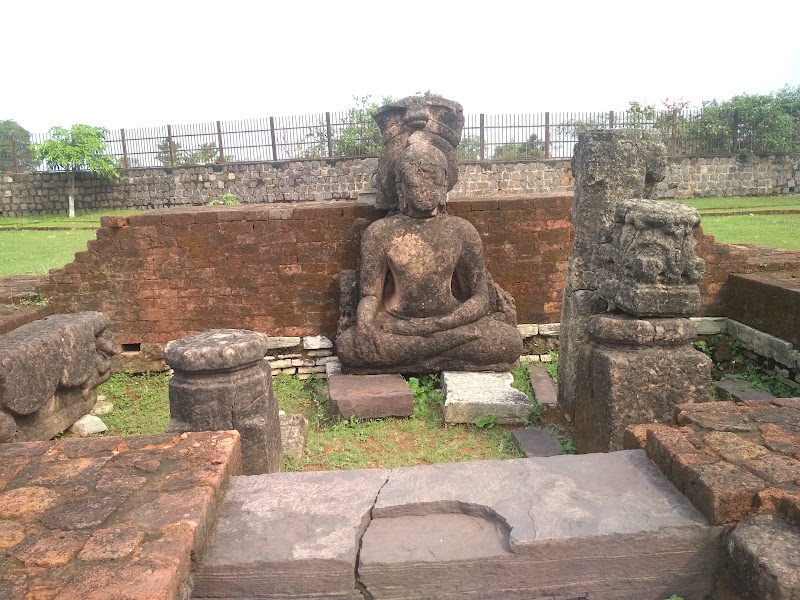 Teevardev buddhist monastery - Teevardev buddhist monastery, 85WM+3WX, Rd, Watgan, Sirpur, Chhattisgarh 493551, India