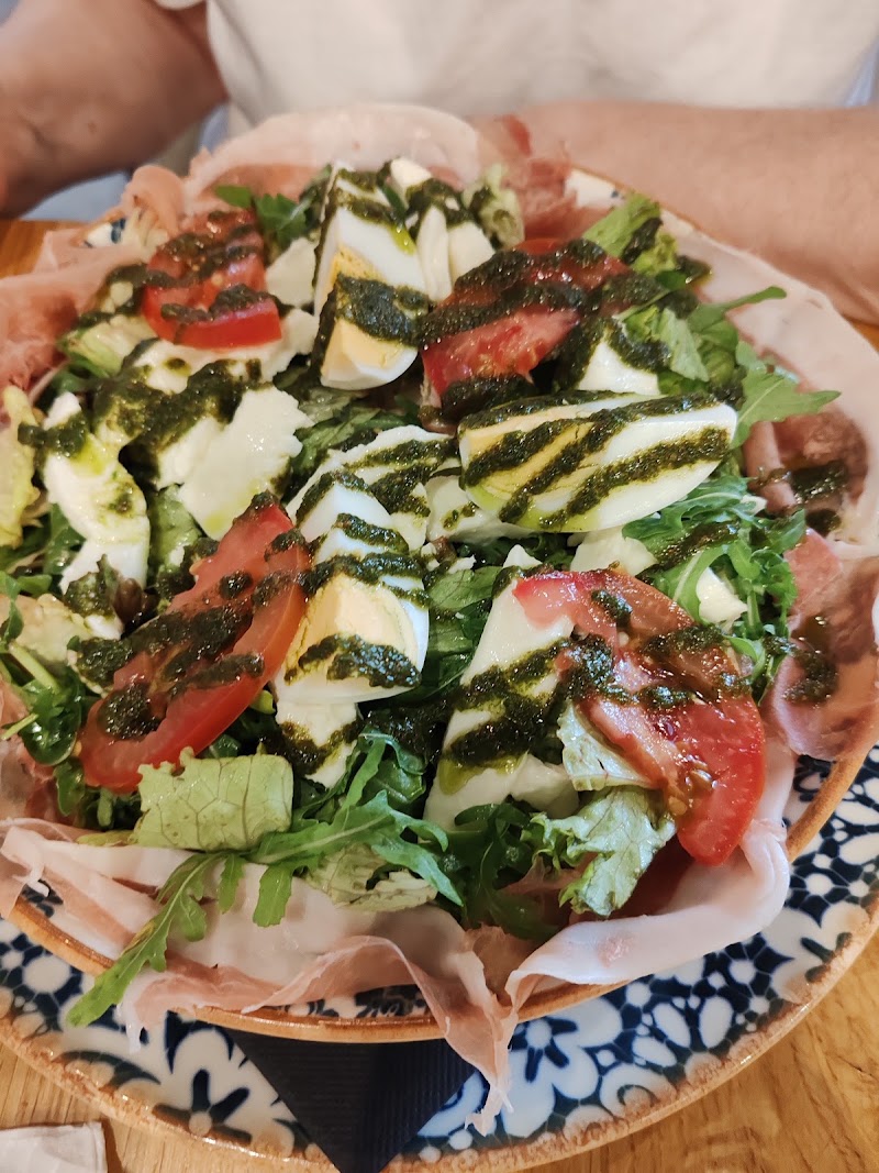 Zona 20 pizzeria e osteria - Zona 20 pizzeria e osteria Vojvode Stepe 118, Beograd 11000, Serbia