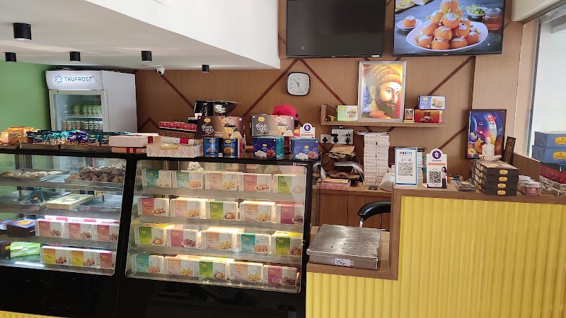 Haldiram's - Haldiram's Haldiram's - Retail Outlet, 4/5, AMIT PLAZA, Manjri Rd, opposite Netaji Mangal Karyalay, Subhash Nagar, Indraprashtha Society, Hadapsar, Pune, Maharashtra 411028, India