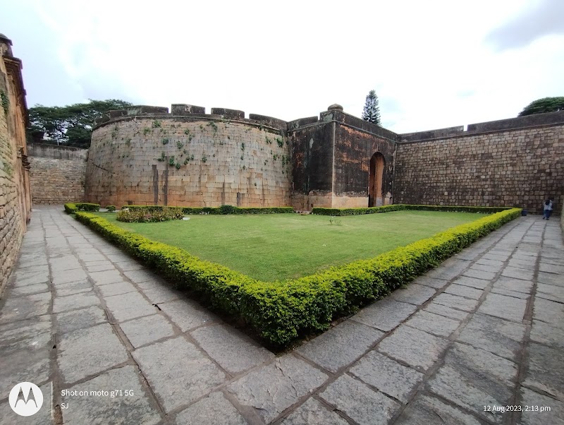 Bengaluru Fort - Bengaluru Fort XH7G+49C, Krishna Rajendra Rd, New Tharagupet, Bengaluru, Karnataka 560002, India