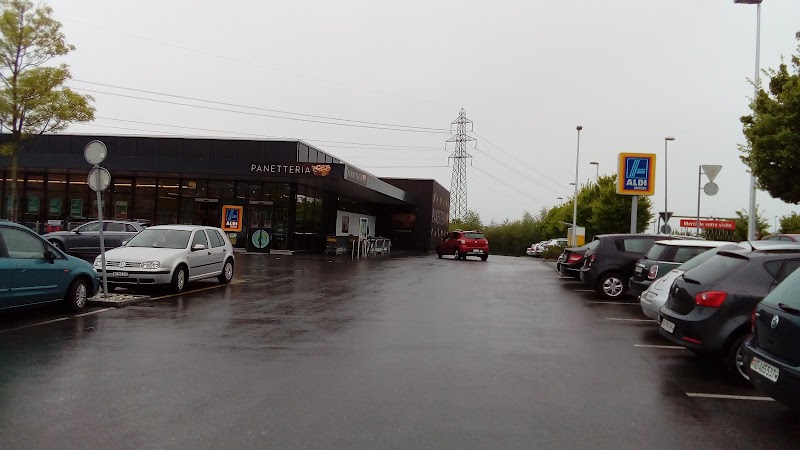 Aldi - Aldi, Bd de l'Arc-en-Ciel 45, 1030 Bussigny, Switzerland