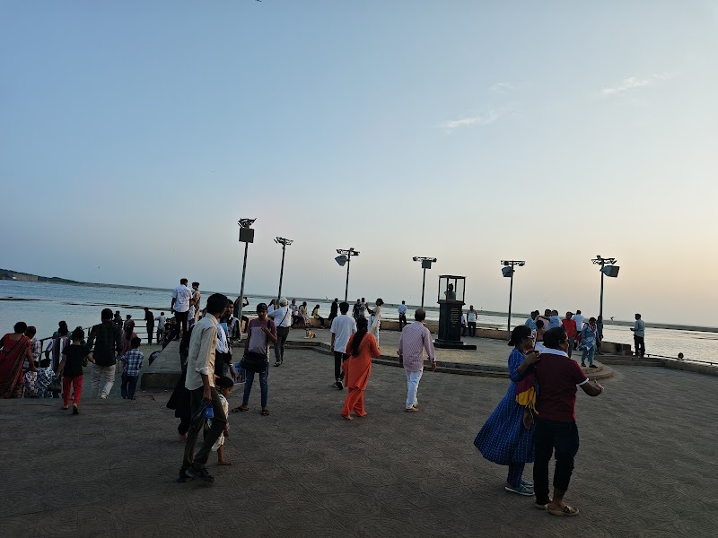 Triveni Sangam Somnath Aarti Place - Triveni Sangam Somnath Aarti Place VCM7+P36, Prabhas Patan, Gujarat 362268, India