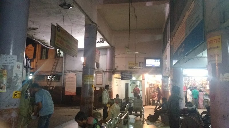Maharashtra State Road Transport Bus Depot - Maharashtra State Road Transport Bus Depot Pune Railway Sta Rd, Agarkar Nagar, Pune, Maharashtra 411001, India