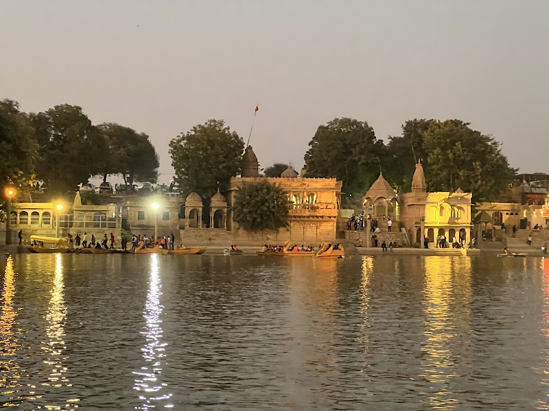 Gadiser Lake Jaisalmer - Gadiser Lake Jaisalmer, Gadisar Lake Rd, Postal Colony, Jaisalmer, Rajasthan 345001, India