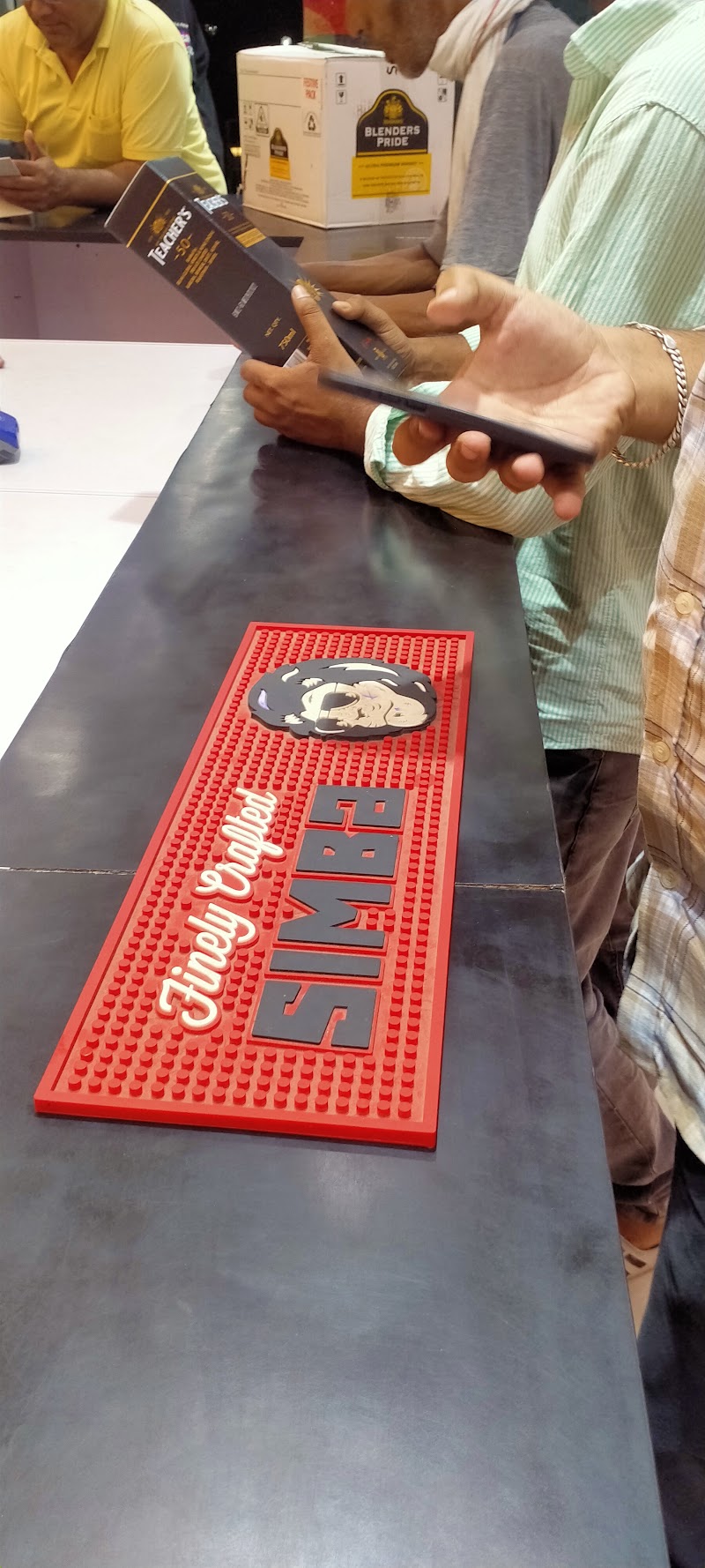English Wine & Beer Shop - English Wine & Beer Shop, 4PWG+R96, Mall Rd, Near Neelkanth Complex, Het Ram Park Colony, Vijay Nagar, Krishna Nagar Colony, Hisar, Haryana 125001, India